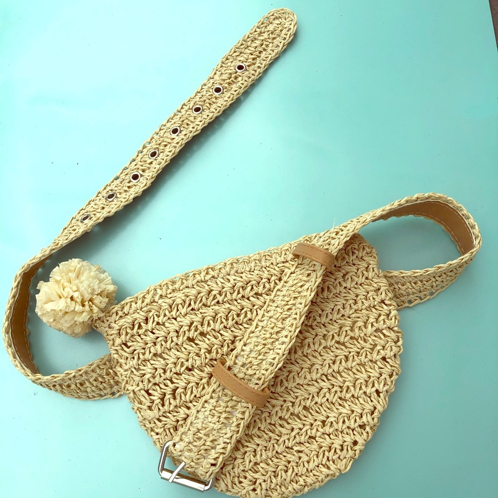 BELT BAG WITH POM POM
